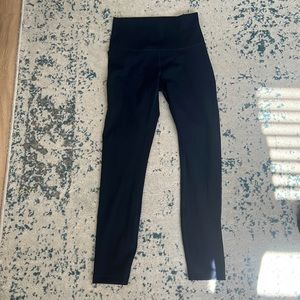 Never worn lululemon leggings